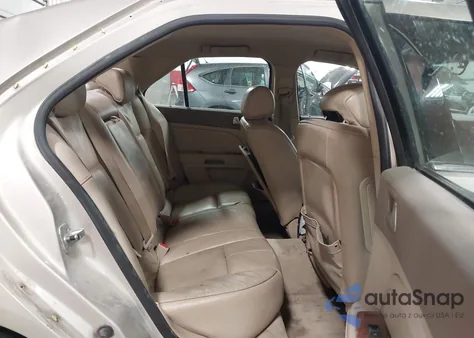 2008 Cadillac Sts V6 z USA, uszkodzony, nr VIN 1G6DW67V080129519